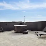 Ferienhaus Luxury Retreat With Pool *