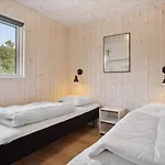 Luxury Retreat With Pool Ferienhaus *