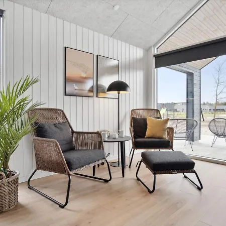 Holiday home Luxury Retreat With Pool - By Traum *