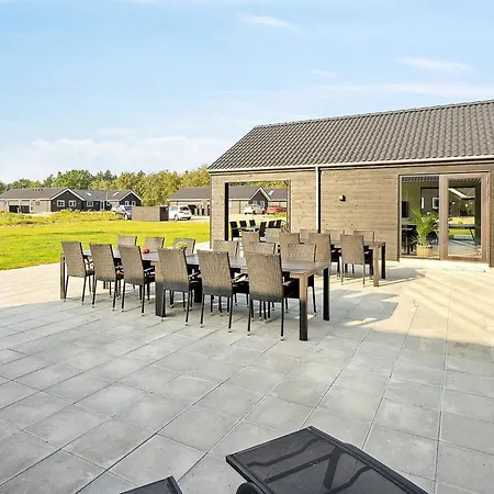 Luxury Retreat With Pool Casa de Férias Nørre Nebel