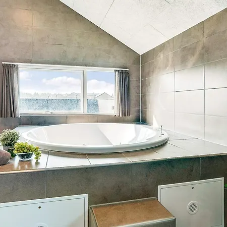 Luxury Retreat With Pool - By Traum Norre Nebel