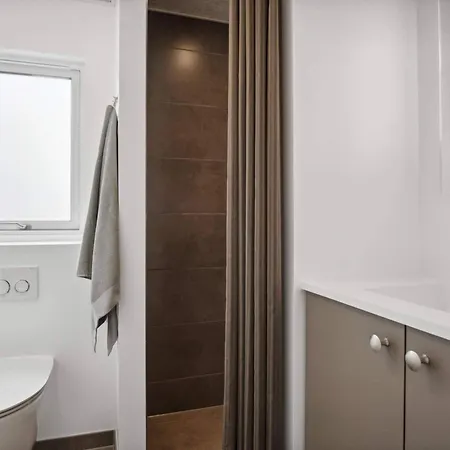 Luxury Retreat With Pool Casa de Férias