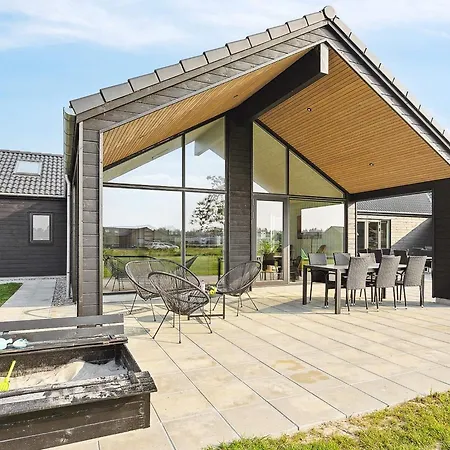 Luxury Retreat With Pool Casa de Férias Nørre Nebel